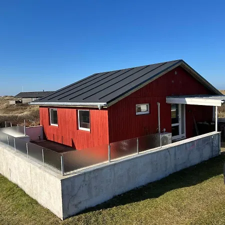 Holiday home Autentisk Pa Lakolk, *