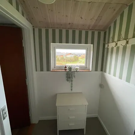 Autentisk Pa Lakolk, Holiday home *